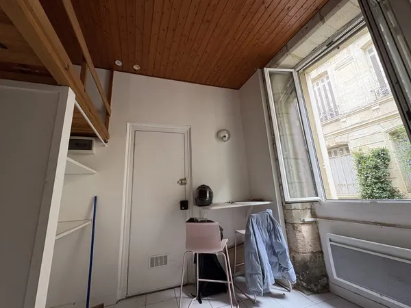 Studio 1 pièce 14 m²
