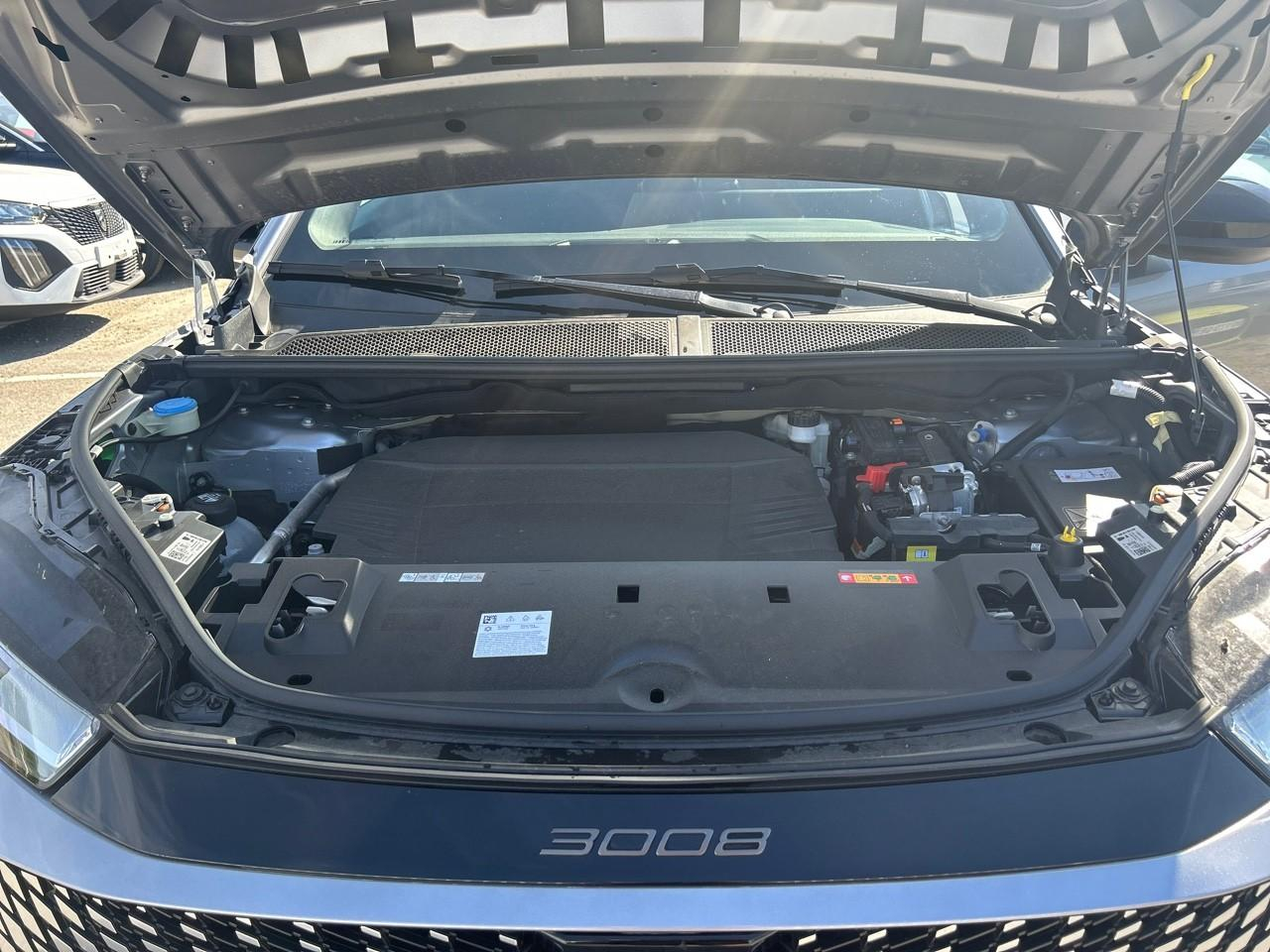 Peugeot 3008 electrique 210ch batterie 73 kwh allure — photo 19