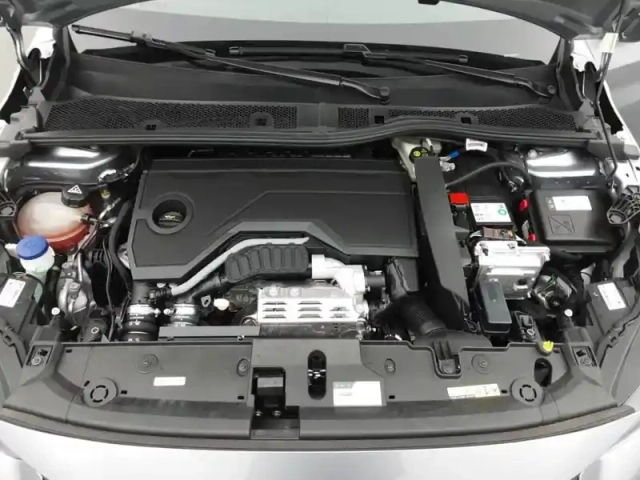 Peugeot 208 hybrid 100 e-dcs6 — photo 36