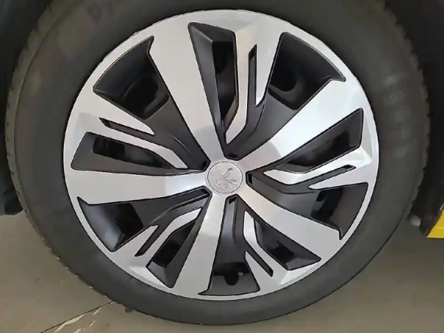 Peugeot 208 puretech 75 s&amp;s bvm5 — photo 43