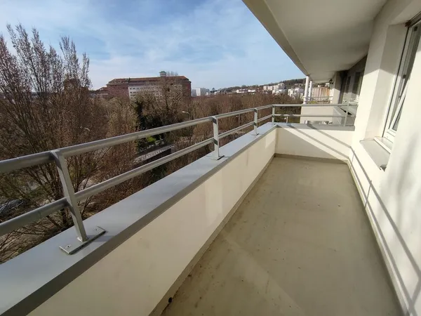 F3 meublé à 10 minutes à pied du Parc de la Pépinière à Nanc