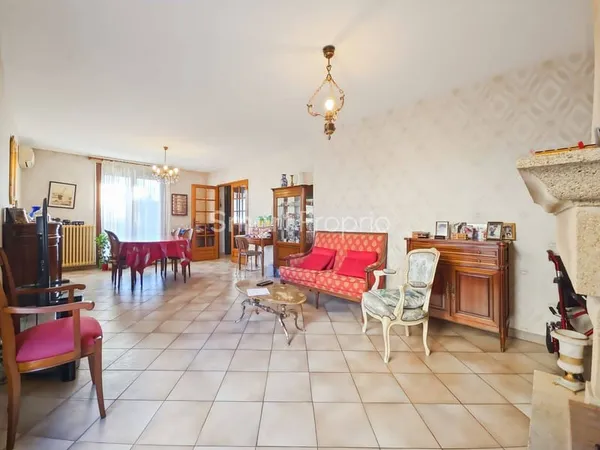 Maison de plain-pied 5 pièces 102 m²