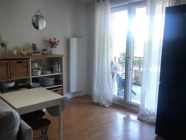 T2 45 m2 avec balcon et place de parking 0615388881
