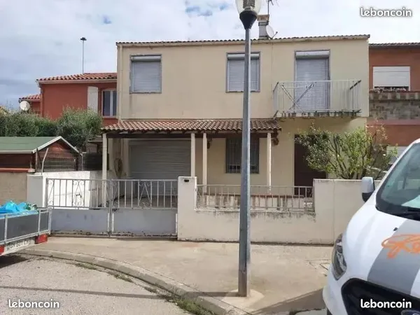 Maison T5 6 pièces 140 m2. Thuir