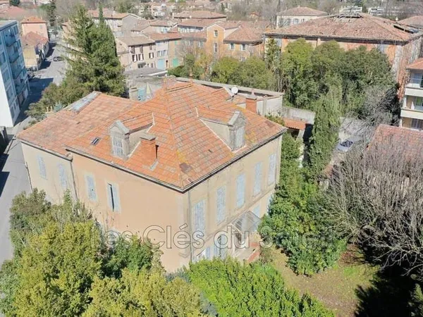 Maison 14 pièces 357 m²