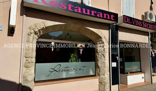 Local commercial 4 pièces 112 m²