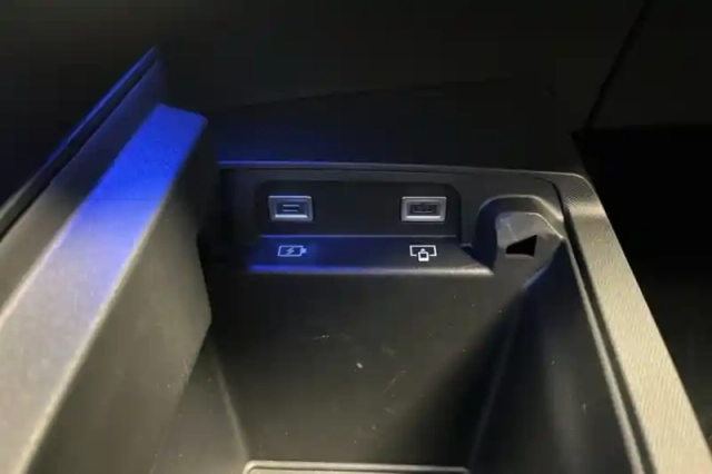 Peugeot 3008 plug-in hybrid 225 e-dcs7 — photo 28
