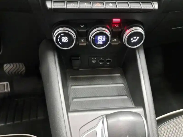 Renault Captur e-tech plug-in 160 — photo 33