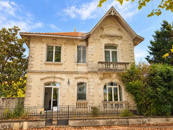 Maison de Maître d'Exception au Coeur de Salles Parc, Pisci