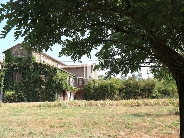 Mas provençal 7 pièces 192 m²
