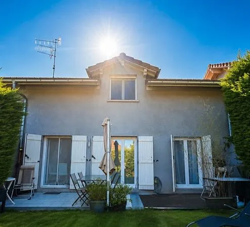 À VENDRE - Maison mitoyenne T4 avec jardin, garage & parking