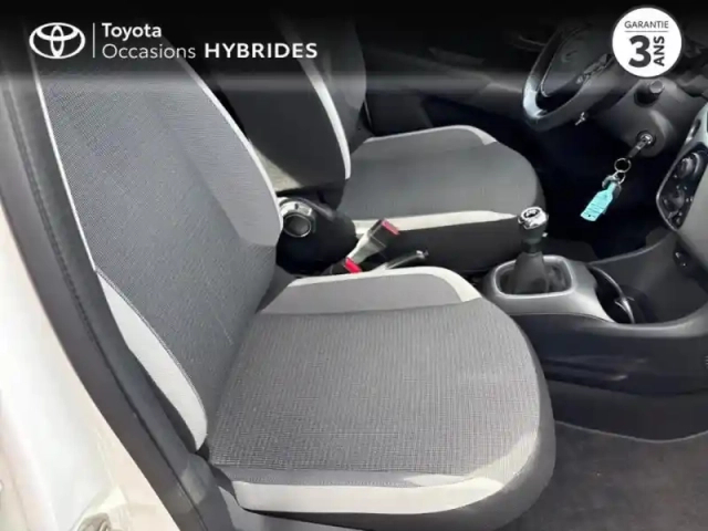 Toyota Aygo 1.0 vvt-i 72ch x-play 5p my19 — photo 12
