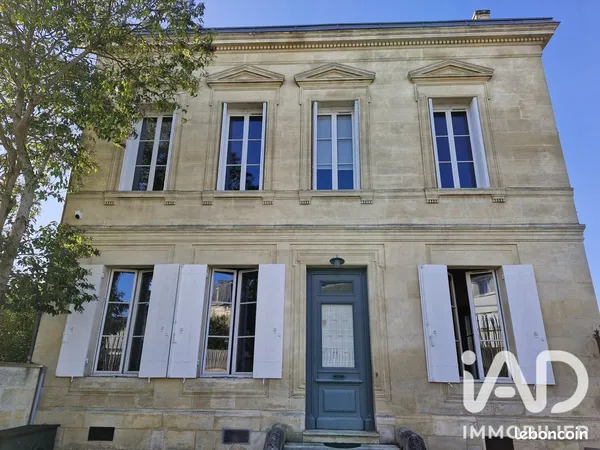 Maison 8 pièces 260 m²