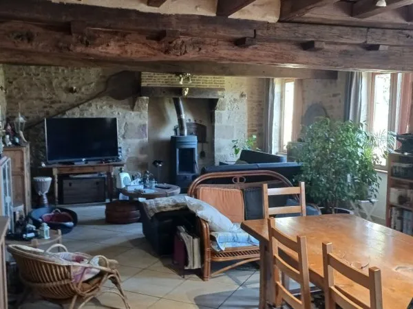 EN VENTE - MENETOU COUTURE, 2 H 30 PARIS, PROCHE JOUET FERMETTE 2 CHAMBRES BUREAU