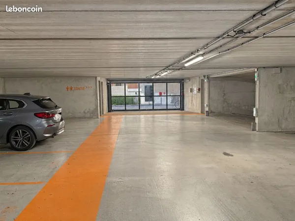 Investisseurs CHARTRONS: lot de 5 parkings