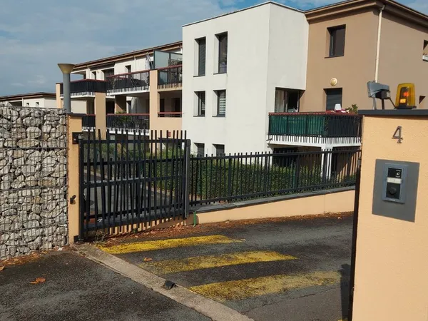 Garage dans copropriété St Priest en Jarez