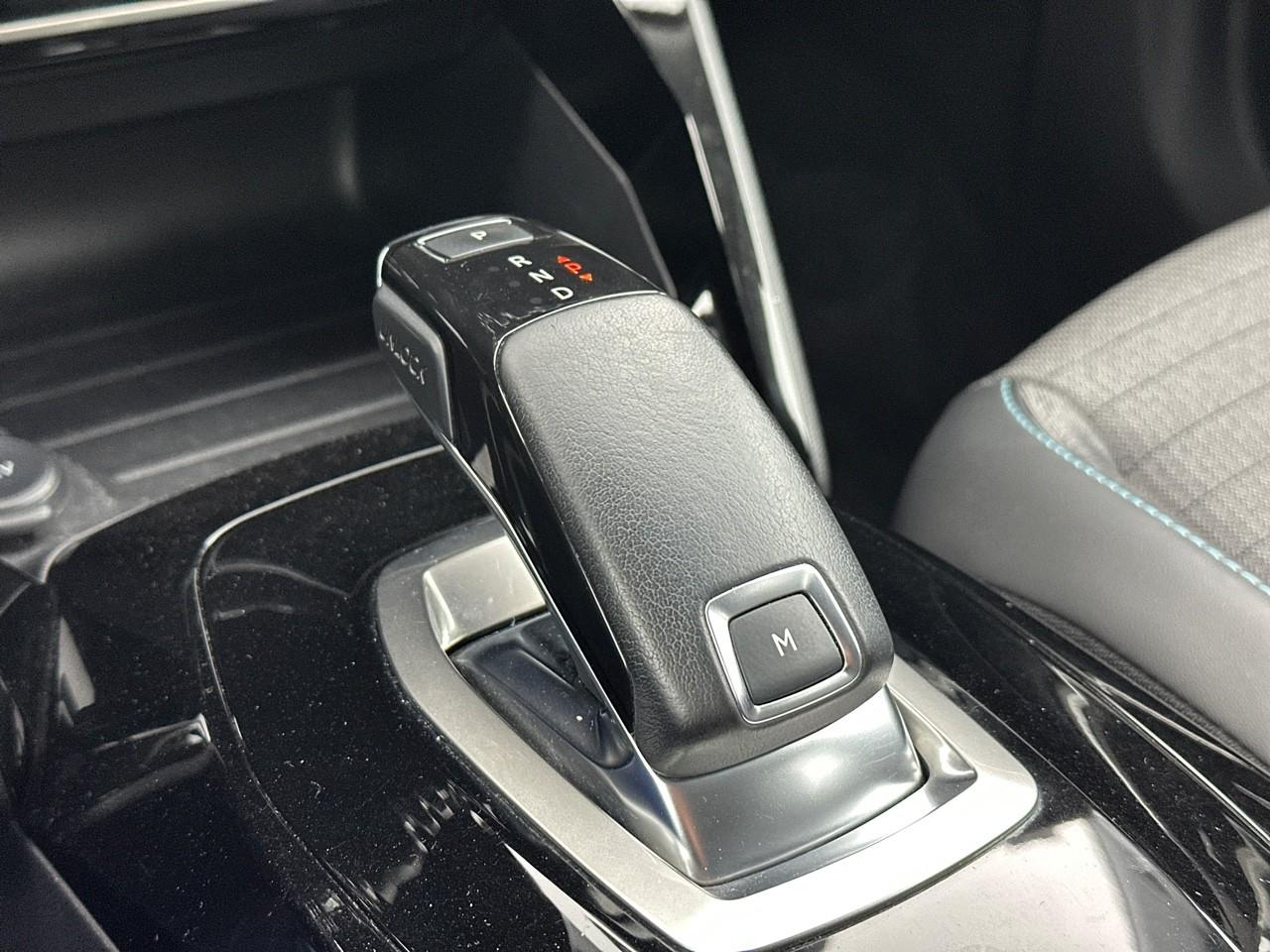 Peugeot 2008 puretech 130 s&s eat8 allure business — photo 31