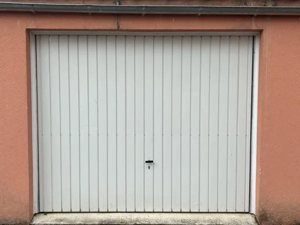 Garage disponible
