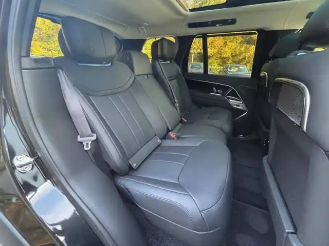 Land Rover Range Rover swb p460e phev awd — photo 30