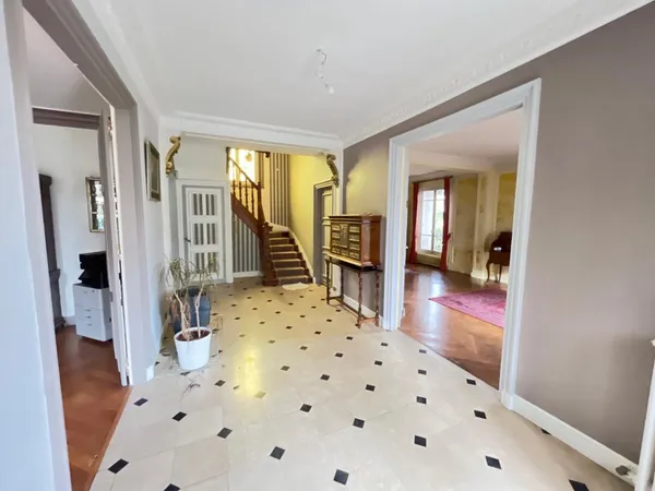 Maison 9 pièces 290 m²