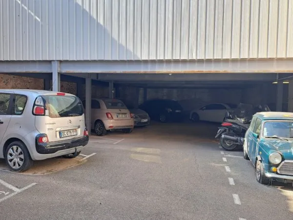 Local d'activité 1270 m²