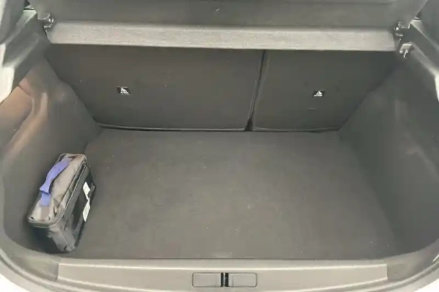 Peugeot 208 100 s&amp;s bvm6 — photo 12