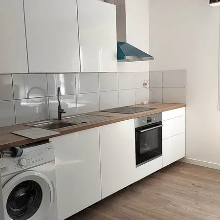 Chambre meublée en colocation (T4) - Réservée aux filles - 1 min à pied du métro Triangle