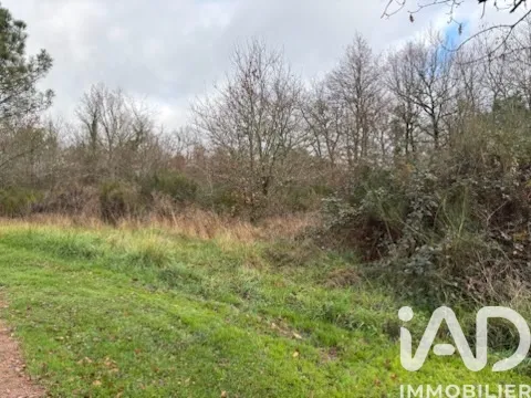 Terrain 2445 m²