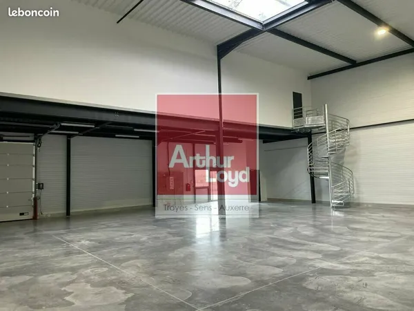 ENTREPOT - LOGISTIQUE 2091 m² AUXERRE