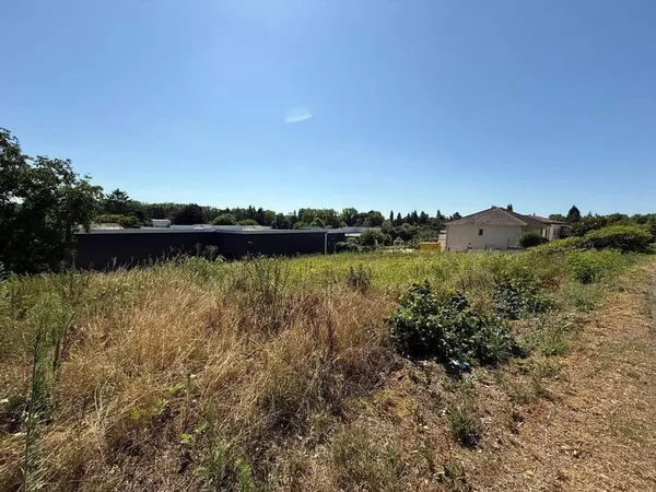 Terrain 1451 m²