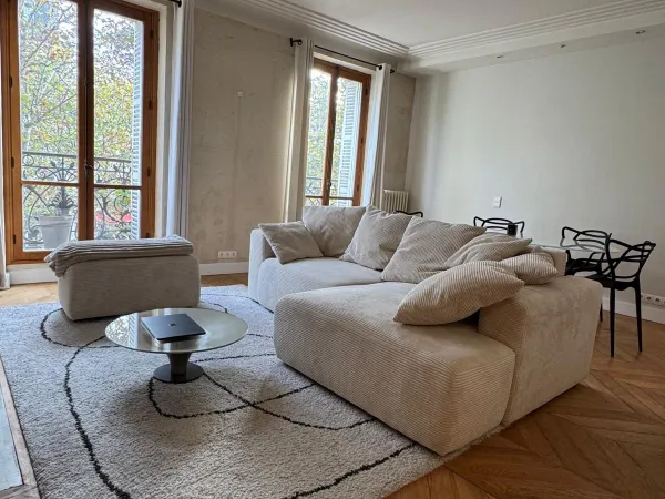 Vends Appartement PARIS 7e | CHAMPS-DE-MARS - ÉCOLE MILITAIRE Appartement de charme rénové de 66 m²