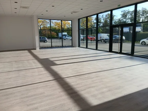A LOUER - BATIMENT D'ACTIVITE