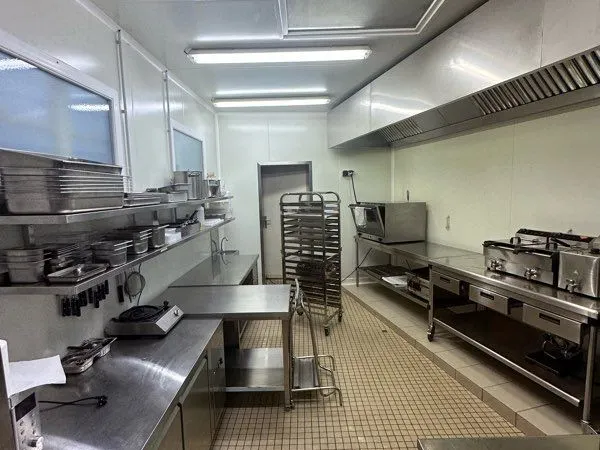 Laboratoire / Dark kitchen