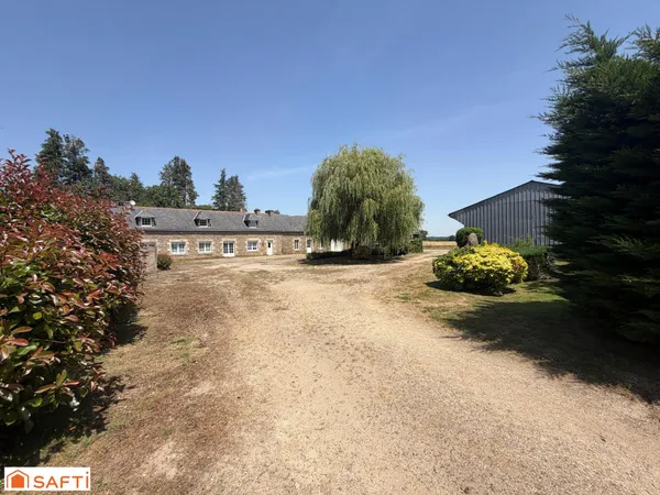 MAGNIFIQUE LONGERE DE 90 M2 SUR TERRAIN DE 12271 M2 AVEC GROS POTENTIEL DE RENOVATION