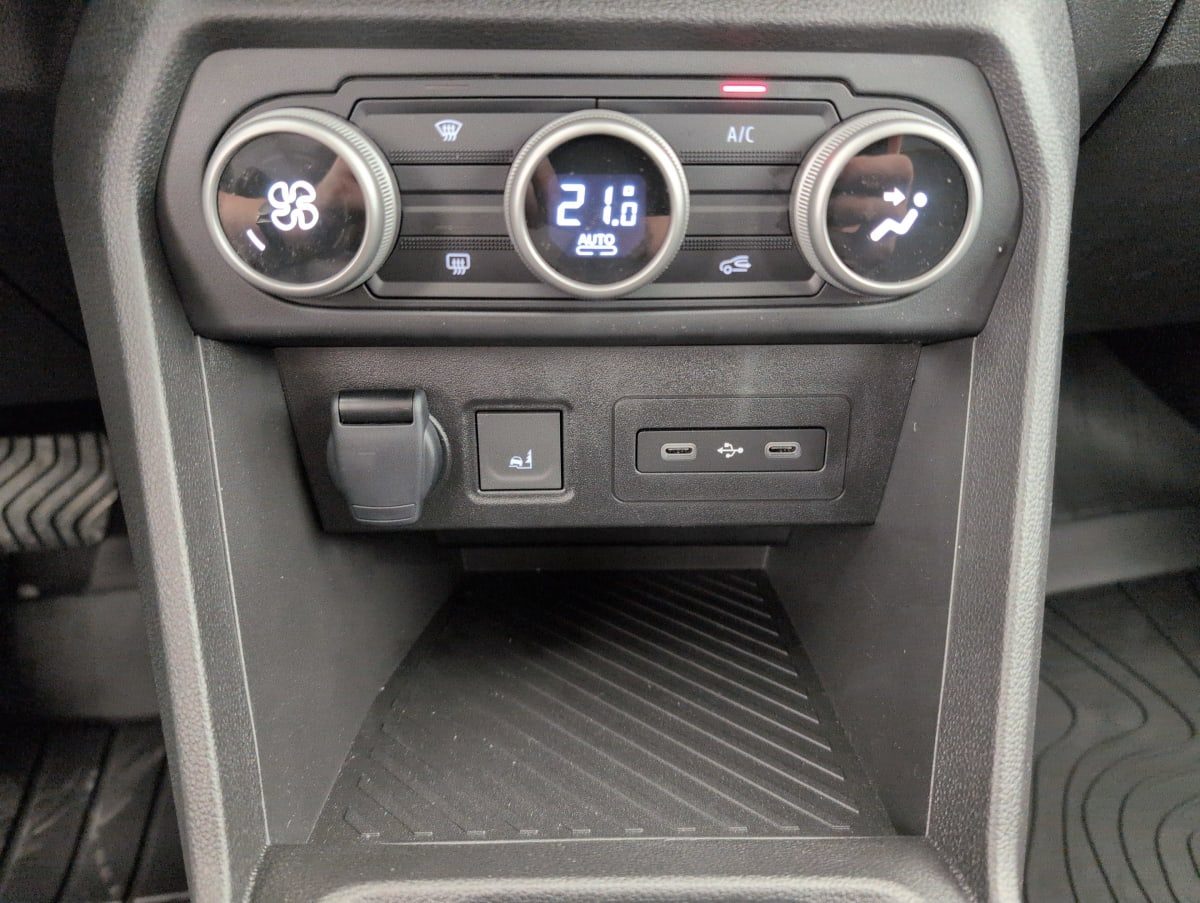 Dacia Sandero — photo 19