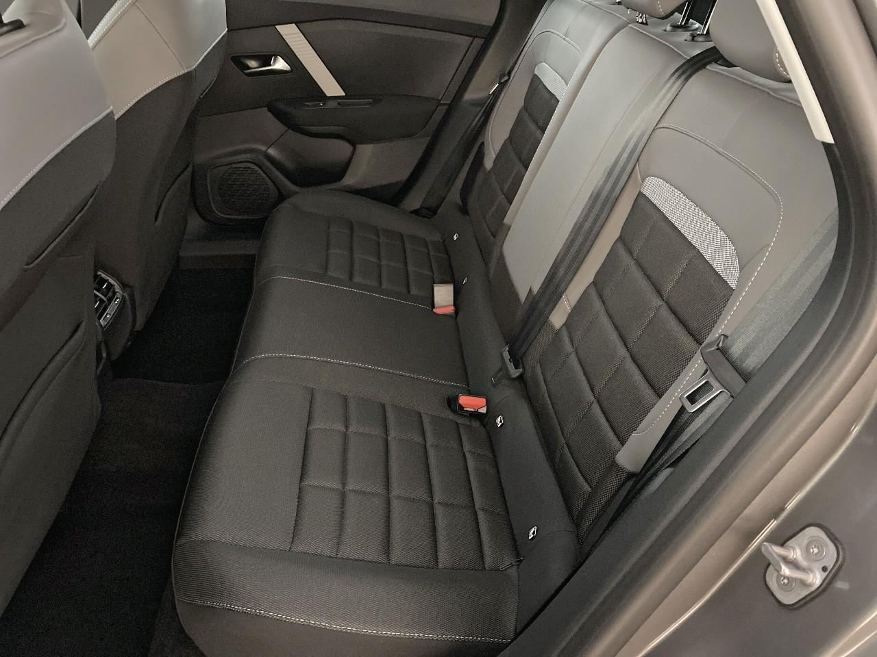 Citroën C4 hybride 145 ch e-dcs6 business — photo 10