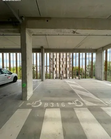 Vends place de parking 17m² résidence sécurisée (place Ravezies)