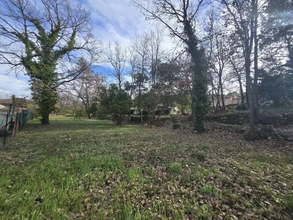 LA CELLE - T 1005m²
