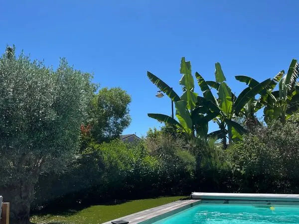 DUPLEX 75 m² AVEC JARDIN ET PISCINE - ESPRIT MAISON