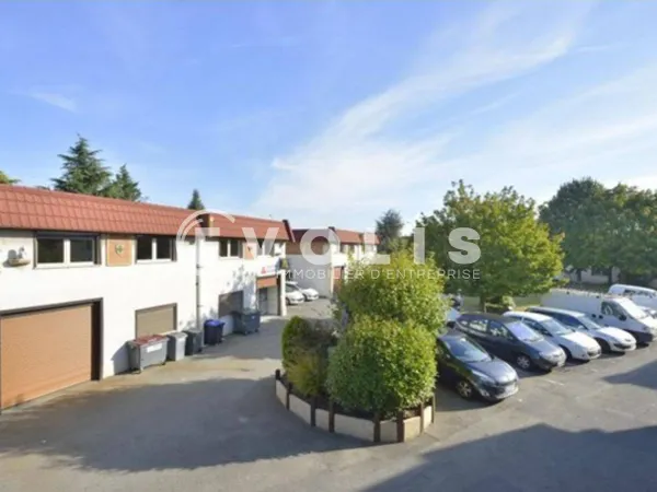 Local d'activité 228 m²