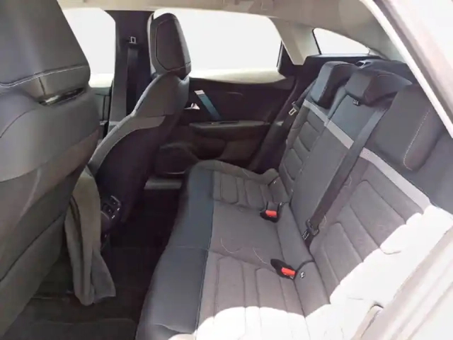 Citroën C4 e- 136 ch automatique — photo 12