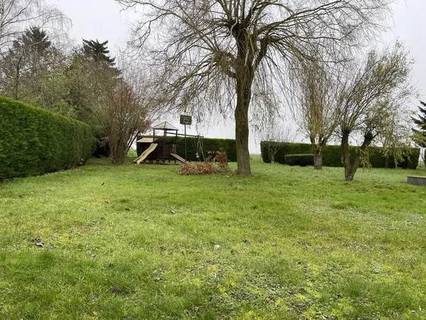 Terrain à vendre 548 m2 façade 15 m environ