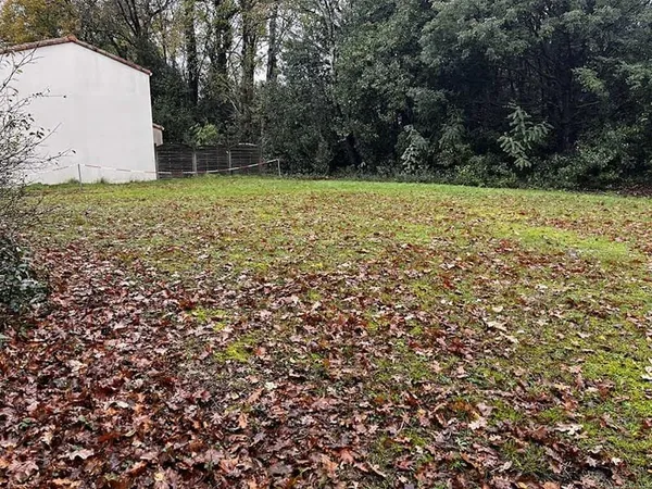 Terrain 306 m²