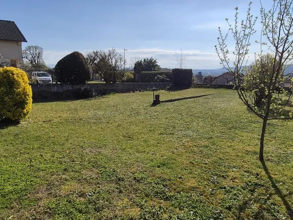 Terrain 693 m² Trept