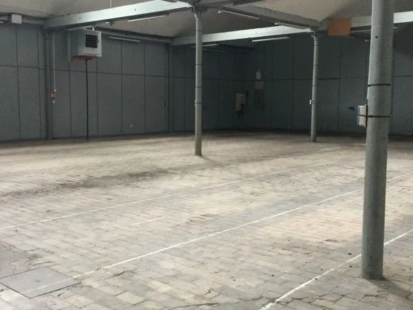 Local d'activité 550 m² avec bureaux et cour - Moyenmoutier