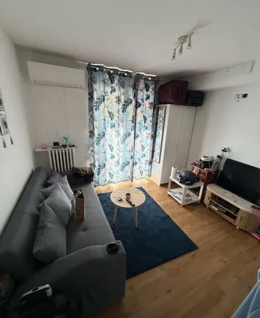 Location studio climatisé 17m2 avec terrasse