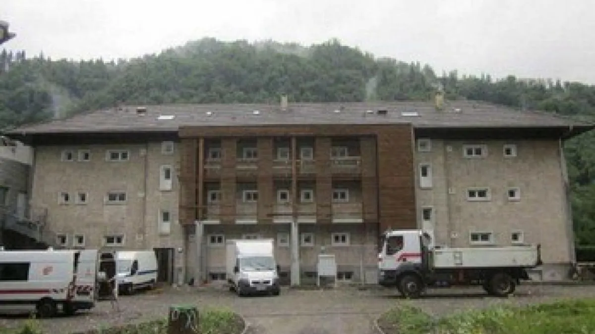 Photo 1