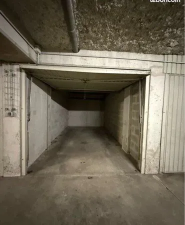 Garage box 15m2 boulevard Michelet