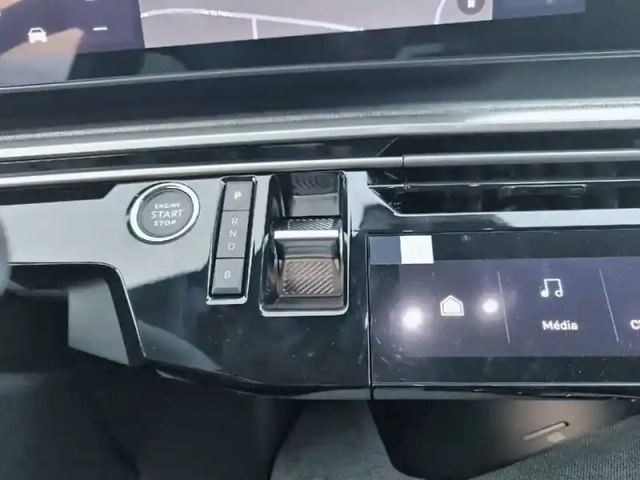 Peugeot 5008 plug-in hybrid 195 e-dcs7 — photo 34