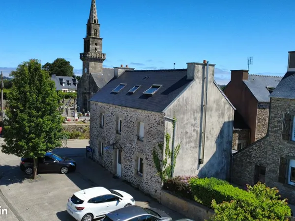 Maison en pierre entièrement rénovée, lumineuse et fraîche au coeur du village - Tout équipée - Char